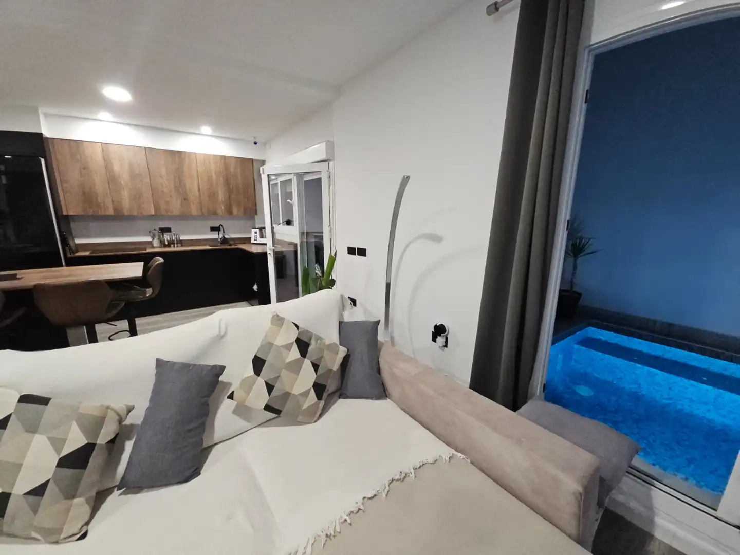 Sala de estar de Casa o chalet en venta en Dos Hermanas con Aire acondicionado, Calefacción y Jardín privado