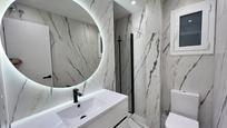 Bathroom of Flat for sale in  Barcelona Capital  with Air Conditioner, Heating and Parquet flooring