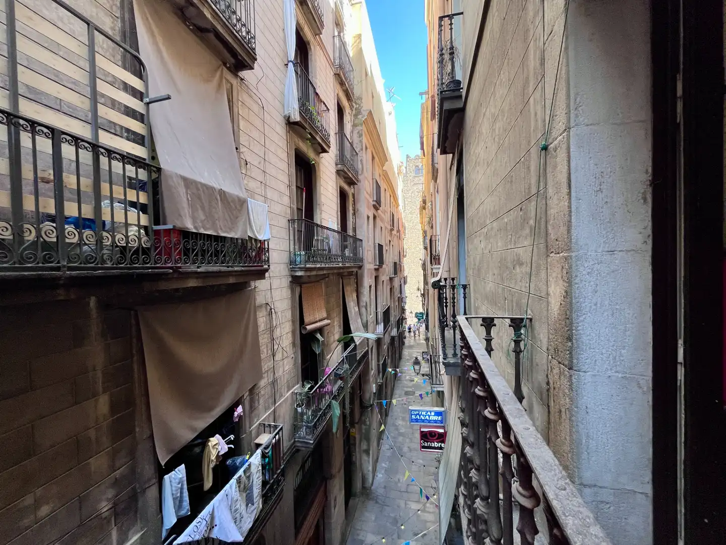 Exterior view of Flat for sale in Barcelona  with Parquet flooring, Oven and Balcony