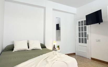 Bedroom of Flat to share in Burjassot  with Air Conditioner and Terrace