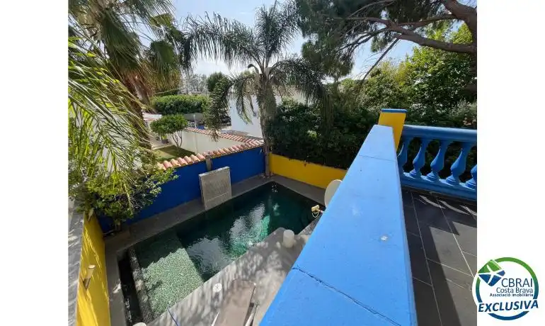 Casa aparellada amb piscina en venda a Carrer Montseny, imagen 5