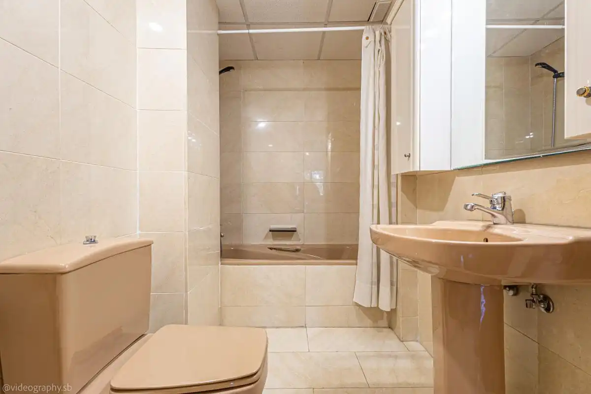 Baño de Piso en venta en Madrid con Aire acondicionado y Calefacción