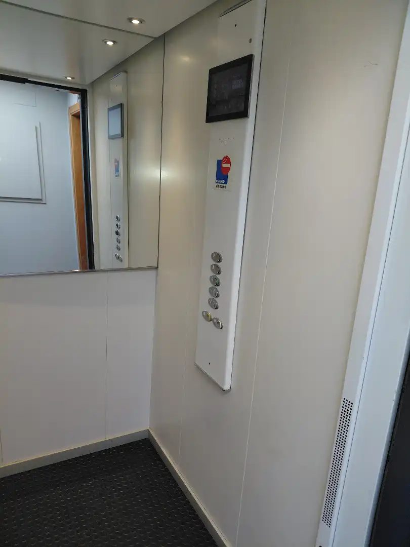 Piso en venta en Oleiros con Calefacción, Parquet y Trastero