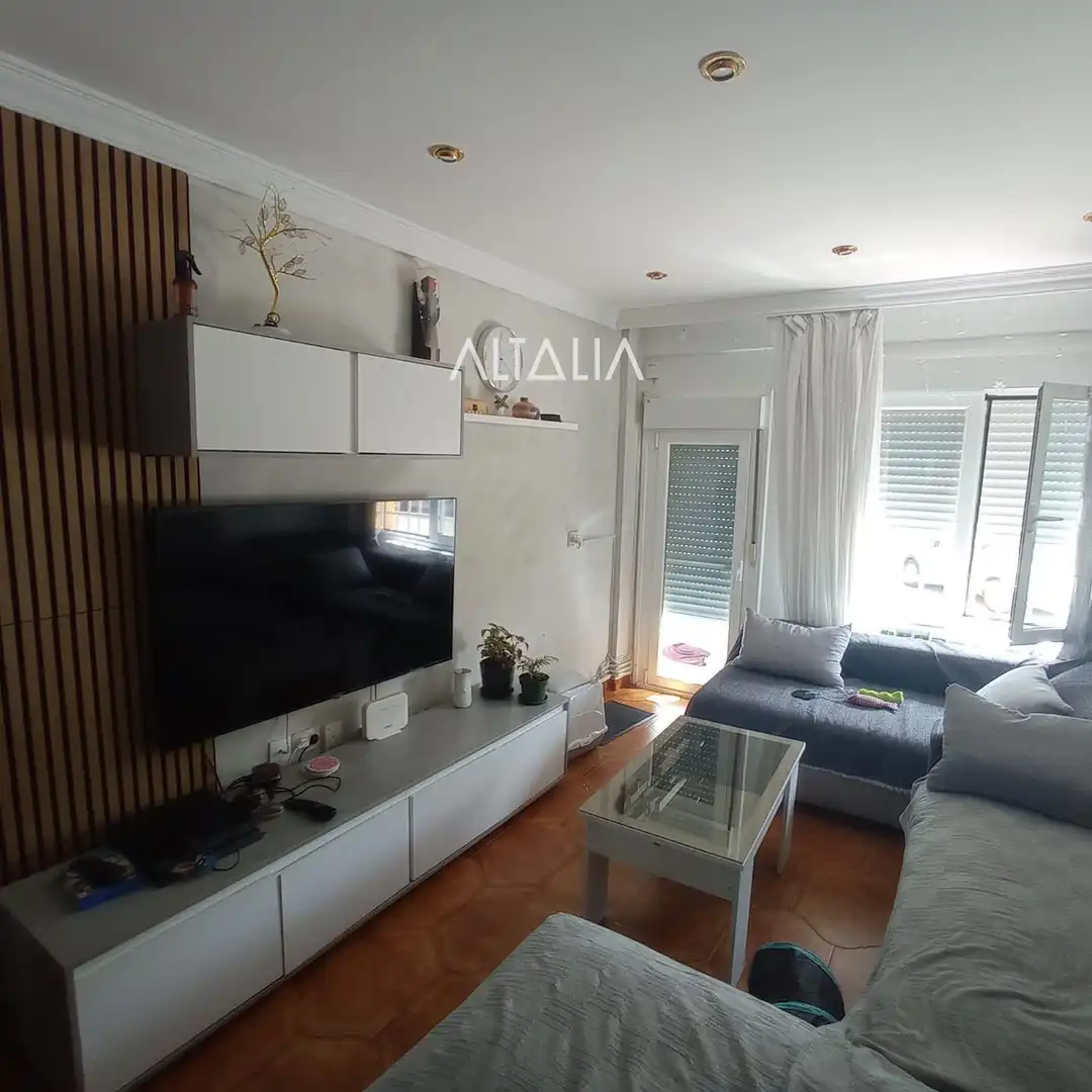 Wohnzimmer von Wohnung zur untervermieten in Cuenca mit Heizung, Parkett und Möbliert