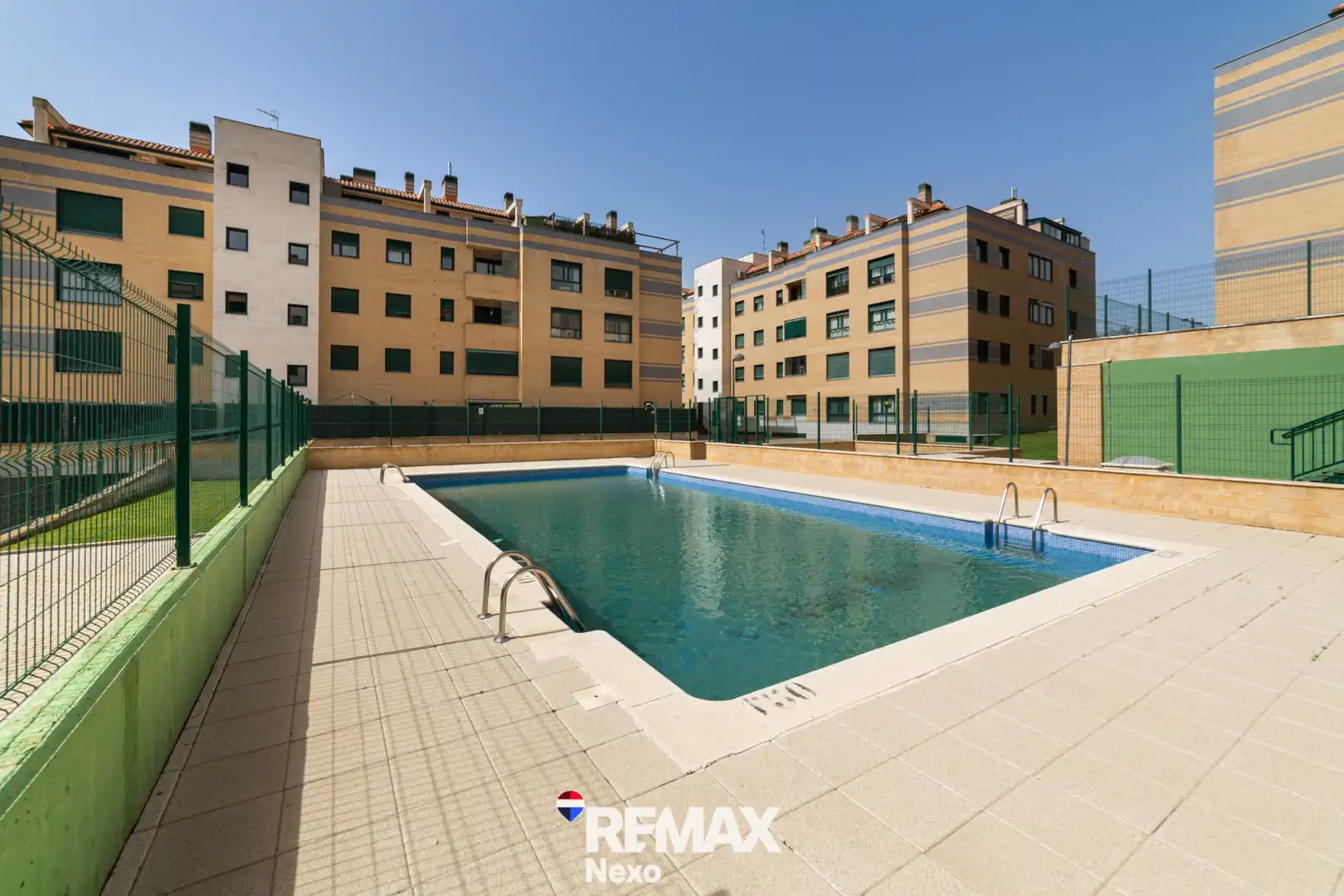 Piscina de Piso en venta en Arroyo de la Encomienda con Calefacción, Parquet y Terraza