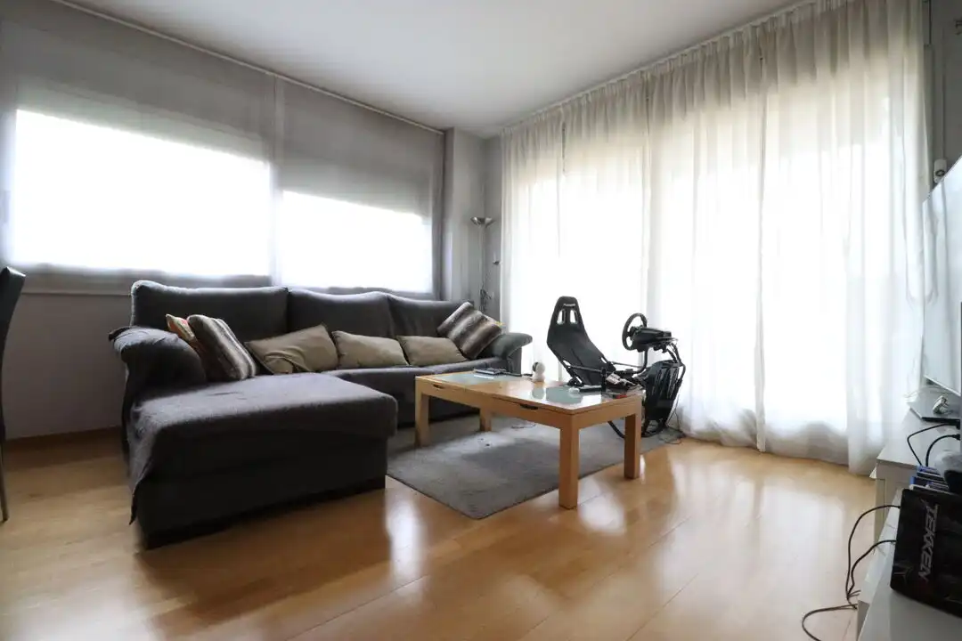 Sala d'estar de Pis en venda en Canovelles amb Aire condicionat, Calefacció i Jardí privat