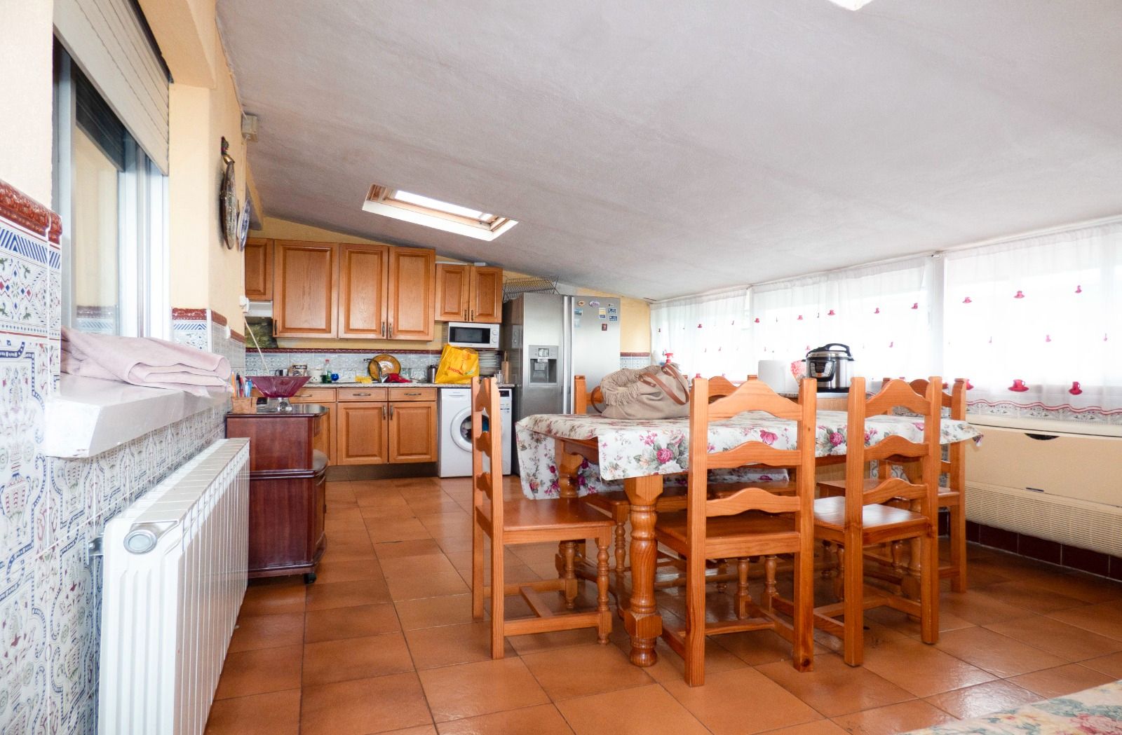 Cuina de Casa adosada en venda en Villa del Prado amb Jardí privat, Terrassa i Traster