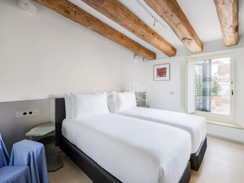Bedroom of Apartments for rent in Ciutat Vella