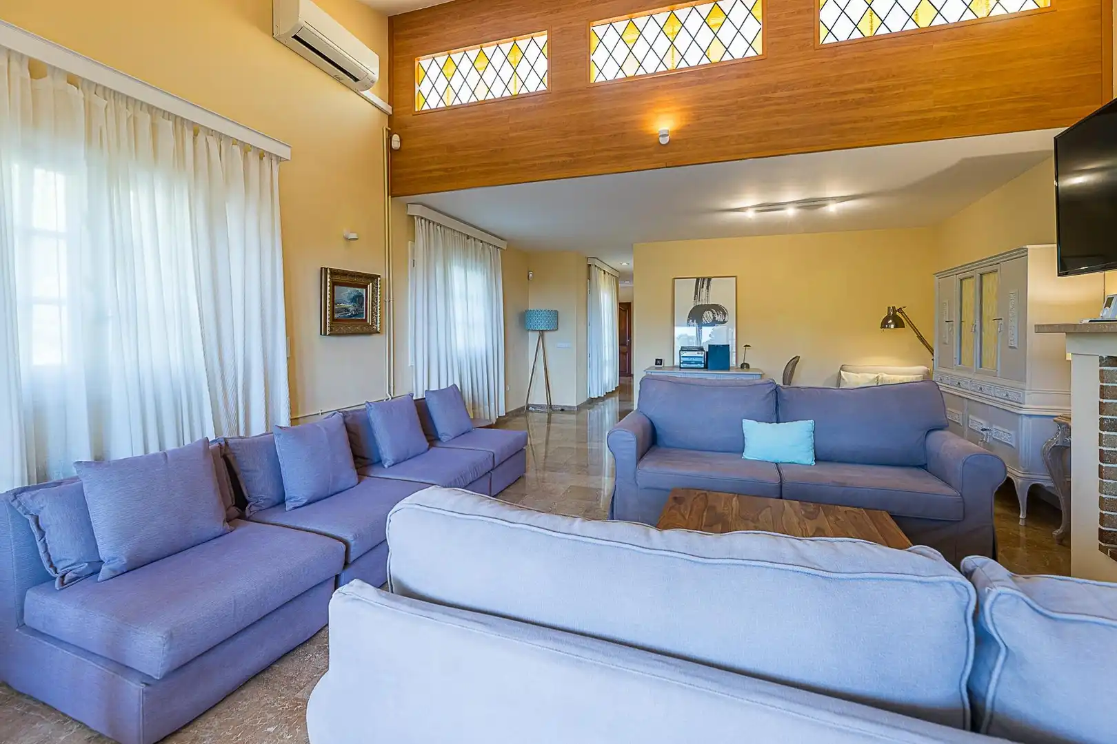 Sala de estar de Casa adosada en venta en Calvià con Aire acondicionado, Calefacción y Jardín privado