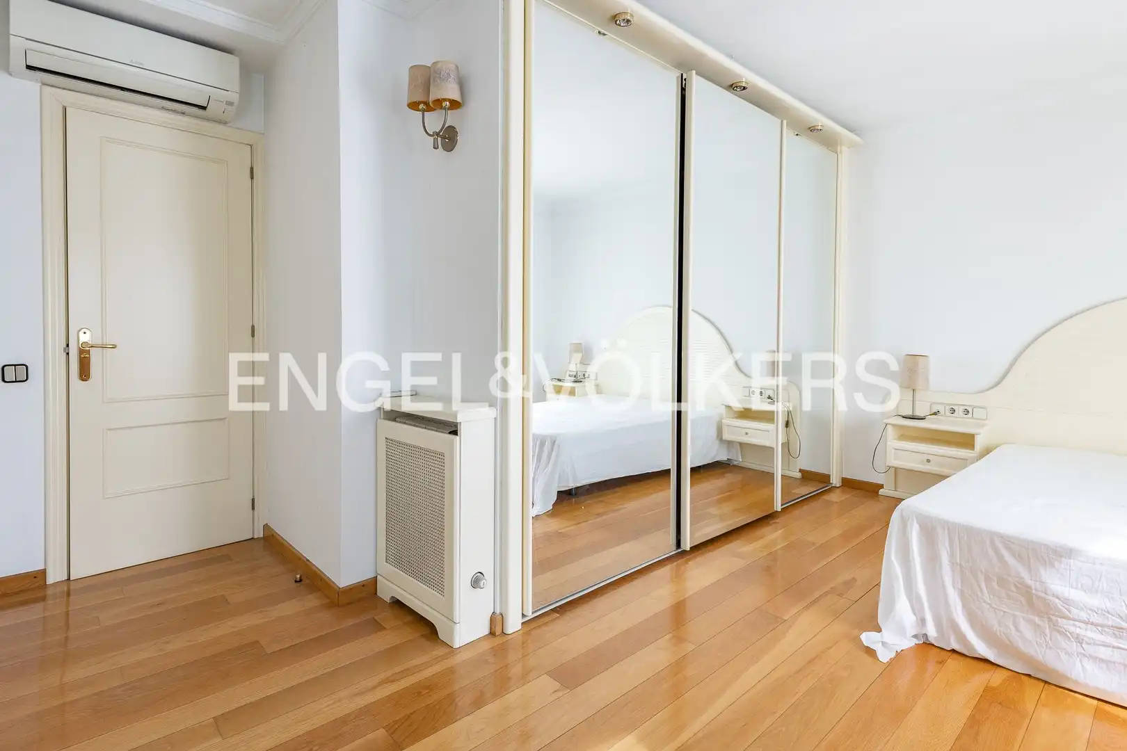 Habitación de Piso en venta en Barcelona con Aire acondicionado, Calefacción y Terraza