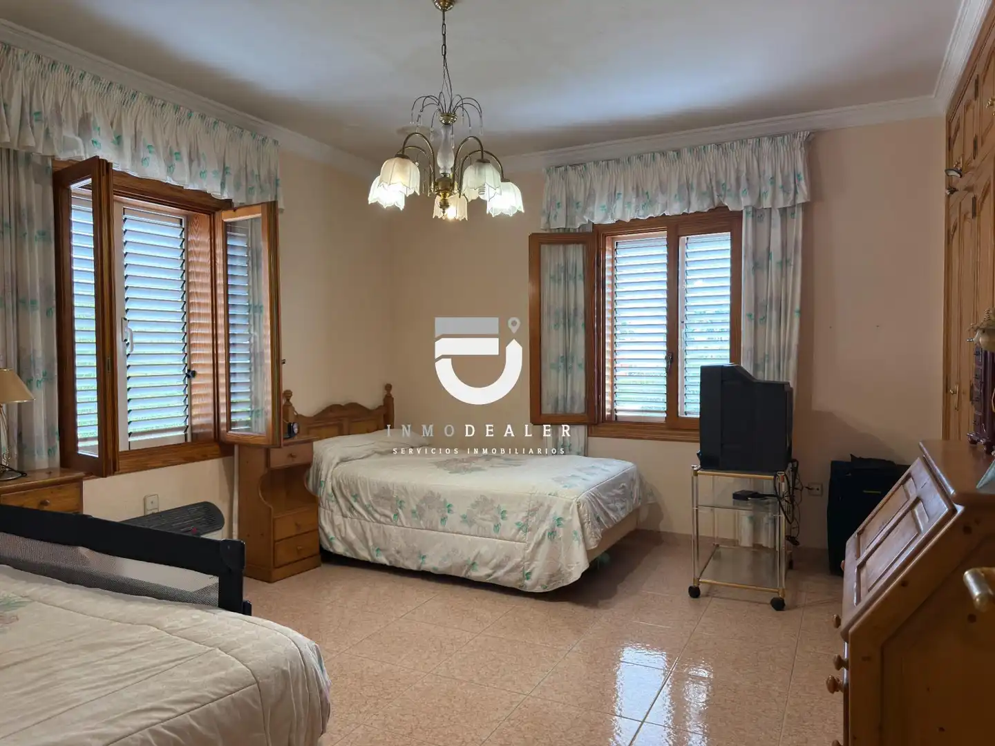 Dormitori de Casa o xalet en venda en Oliva amb Jardí privat, Terrassa i Piscina