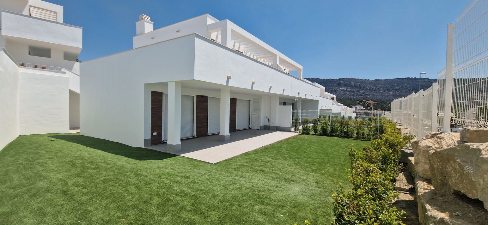 Vista exterior de Casa adosada en venda en Zahara de los Atunes amb Aire condicionat, Jardí privat i Terrassa
