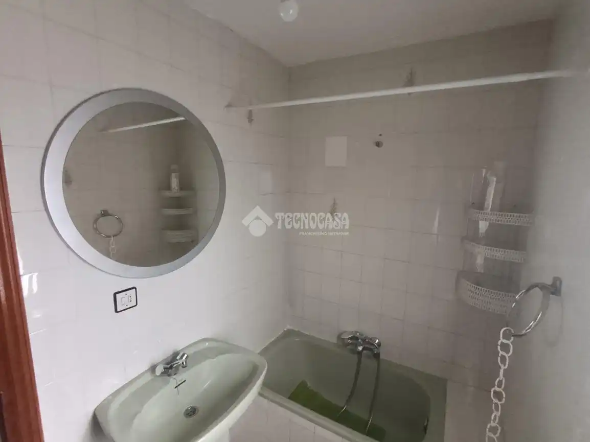 Badezimmer von Wohnung zur Miete in Calera y Chozas mit Balkon