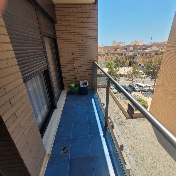 Terraza de Piso en venta en Roquetas de Mar con Aire acondicionado, Terraza y Amueblado