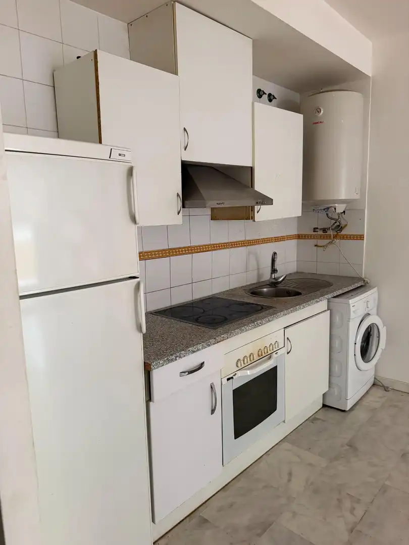 Cocina de Apartamento en venta en Fuengirola con Terraza y Piscina comunitaria