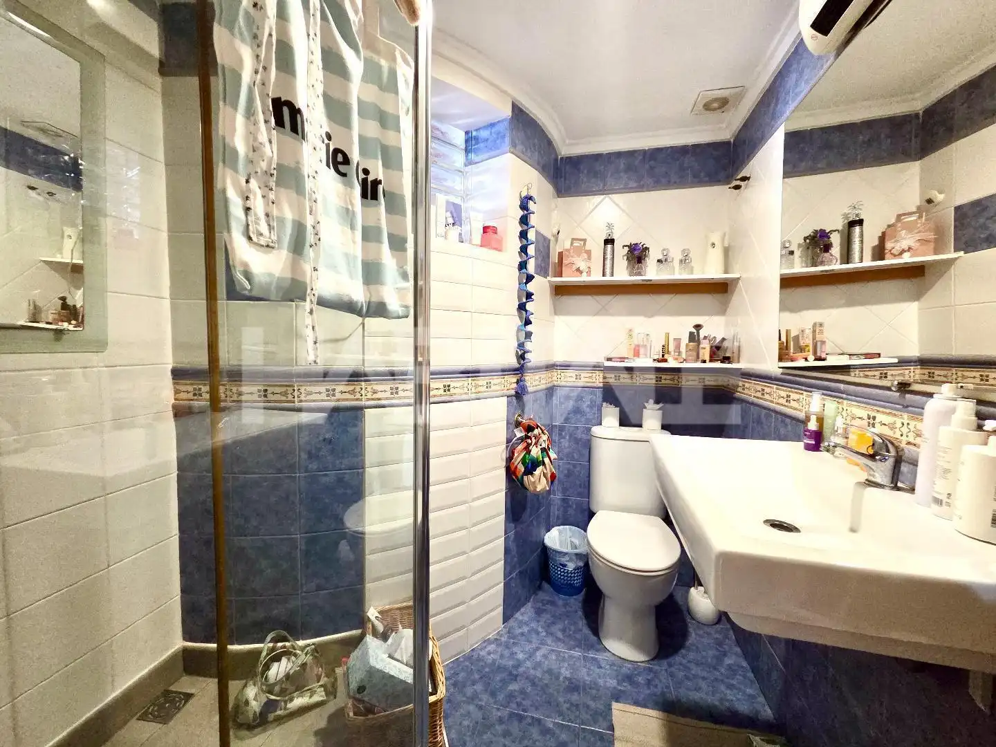 Bathroom of Houses for sale in Alborache  with Terrace, Storage room and Swimming Pool