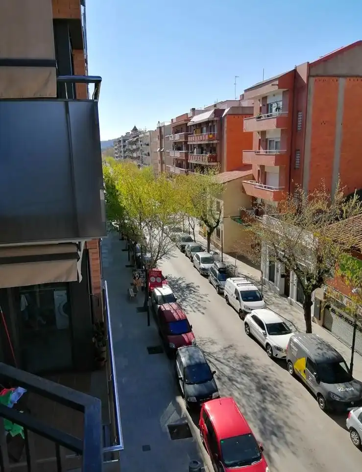 Vista exterior de Pis en venda en Cerdanyola del Vallès amb Aire condicionat, Calefacció i Moblat