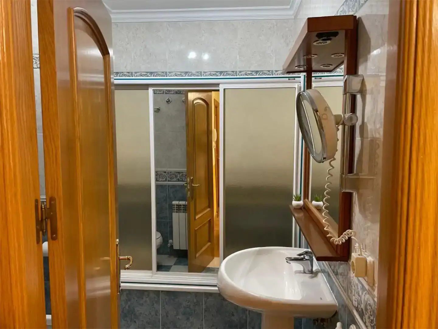 Bany de Casa adosada en venda en Ciudad Real Capital amb Aire condicionat i Piscina