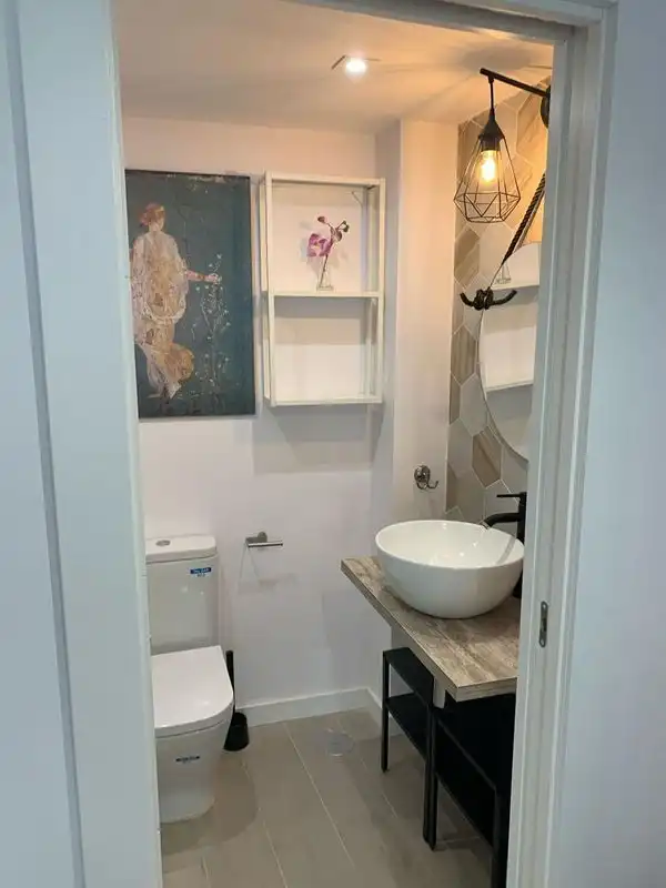 Bathroom of Flat for rent in Granada  with Air Conditioner, Parquet flooring and Furnished