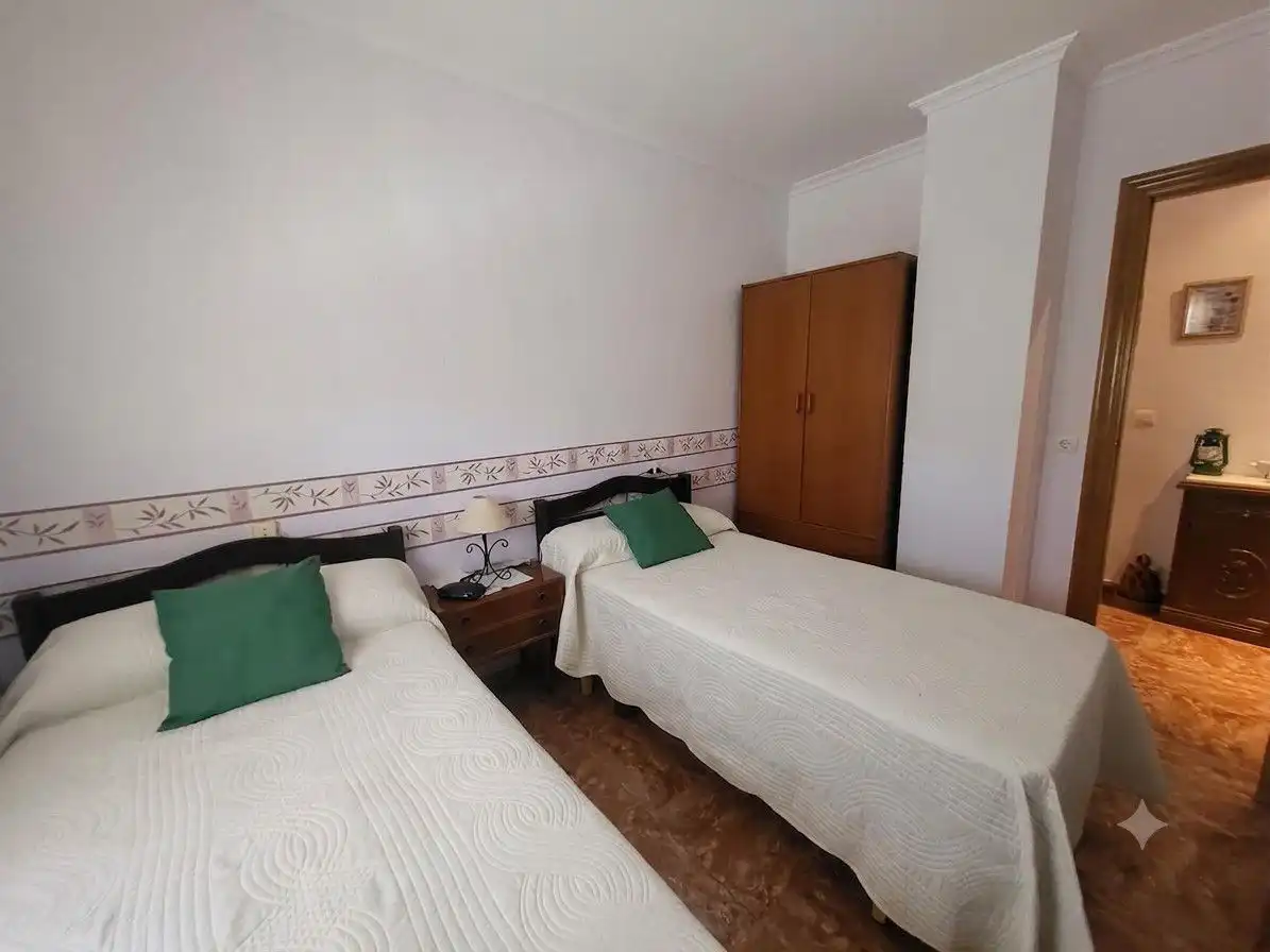 Bedroom of Houses for sale in Sisante  with Heating and Private garden