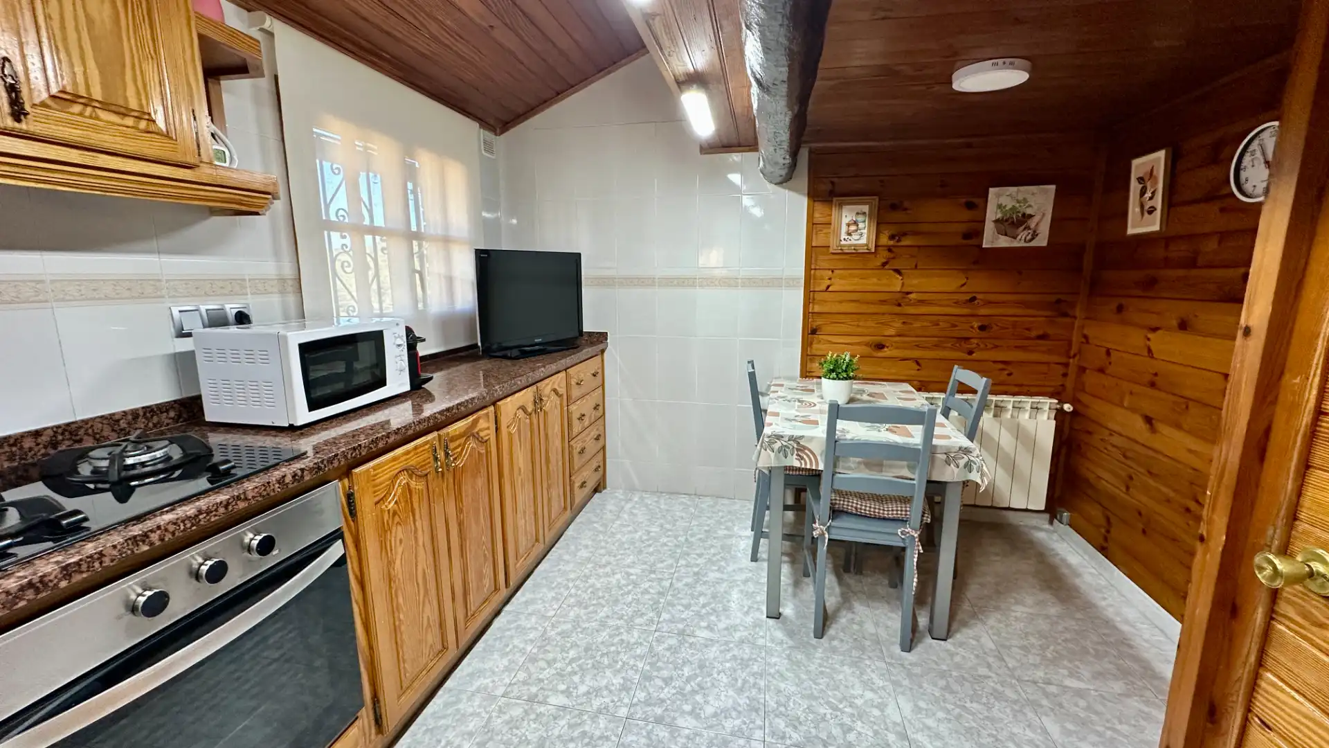 Cocina de Casa o chalet en venta en Rubí con Aire acondicionado, Calefacción y Jardín privado