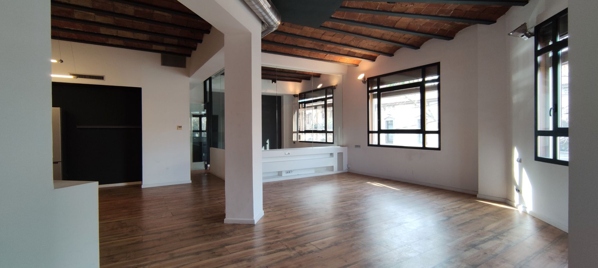 Loft zur Miete in  Barcelona Capital mit Klimaanlage und Heizung