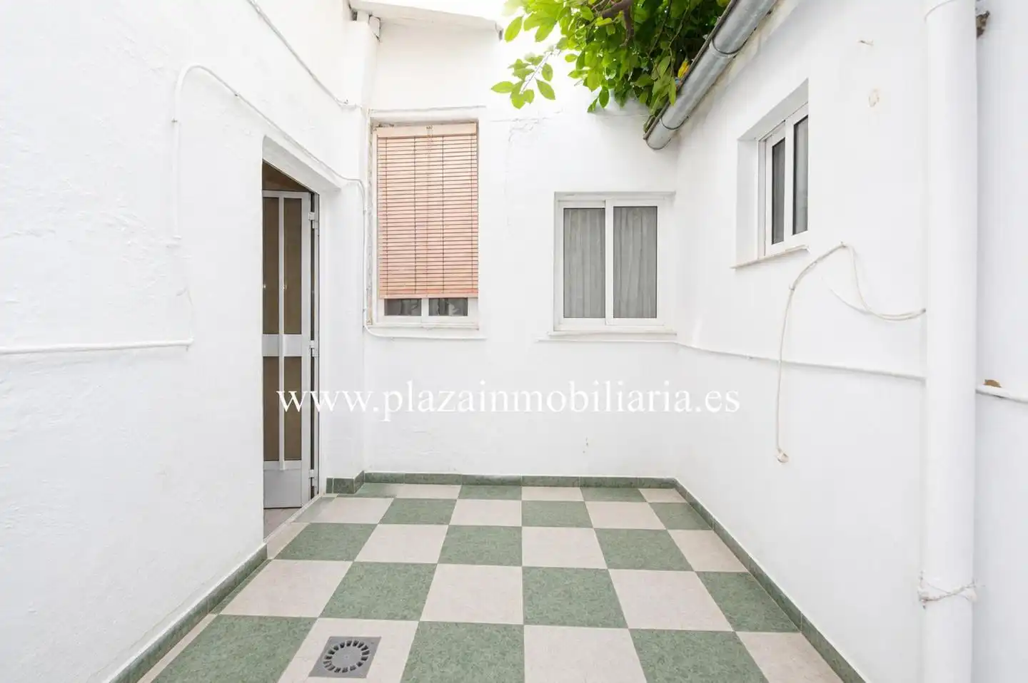 Vista exterior de Casa o chalet en venta en Lucena con Terraza, Trastero y Balcón