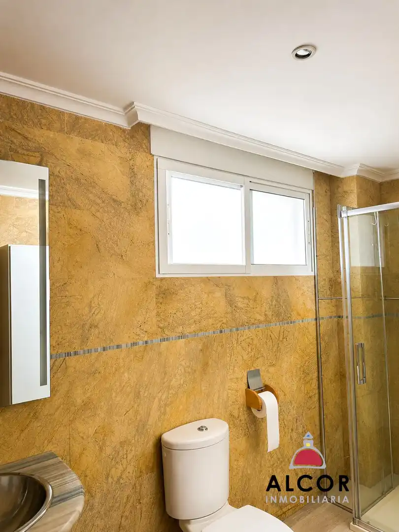 Badezimmer von Maisonette zum Verkauf in Benicarló mit Klimaanlage, Terrasse und Balkon