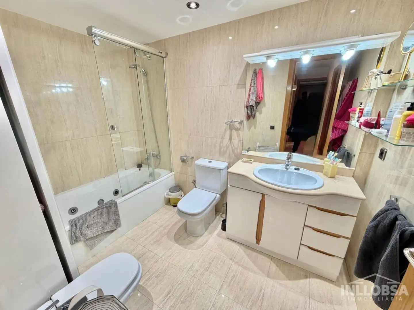 Baño de Piso en venta en Manresa con Calefacción, Terraza y Trastero