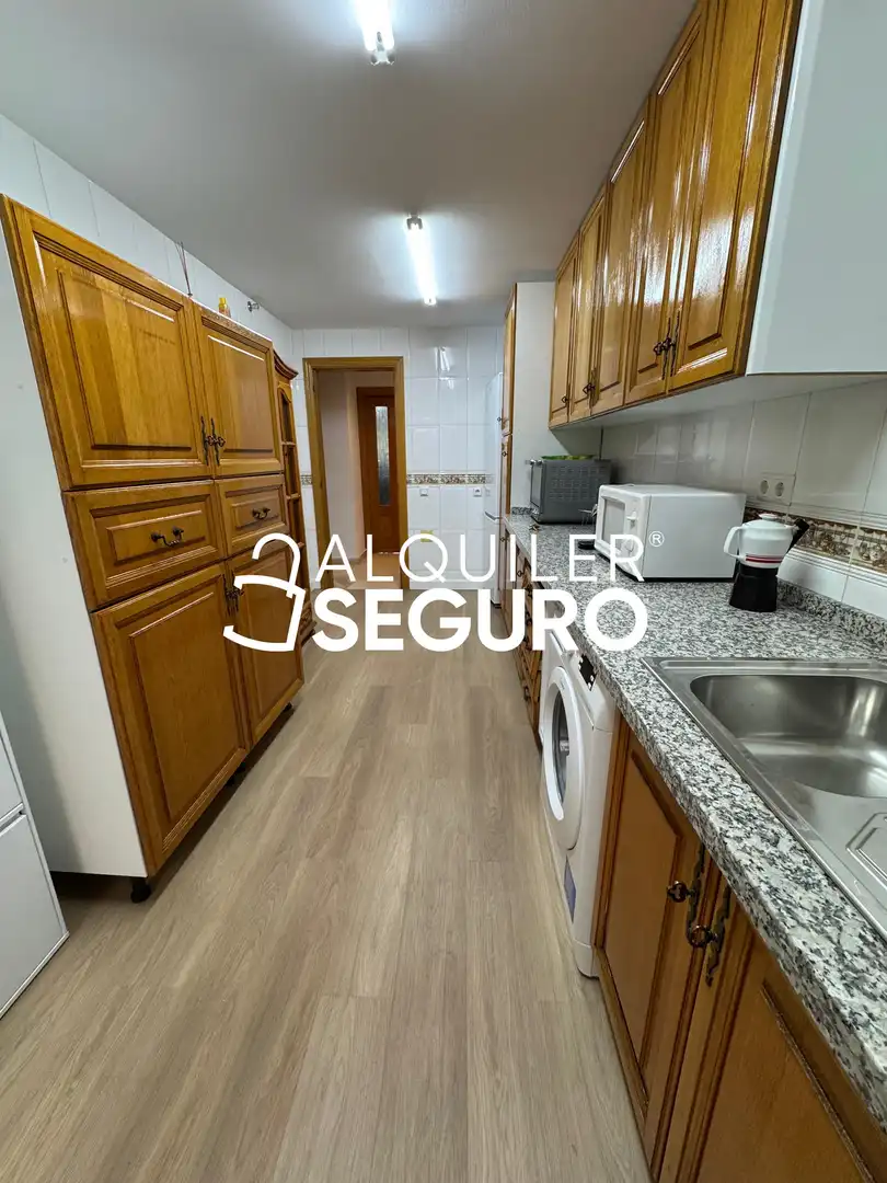 Cocina de Piso de alquiler en Málaga con Aire acondicionado, Terraza y Amueblado