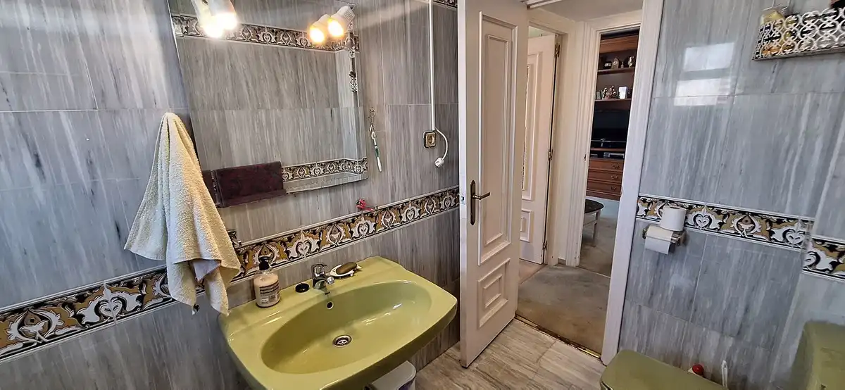 Bathroom of Apartments for sale in Fuengirola  with Terrace, Swimming Pool and Furnished