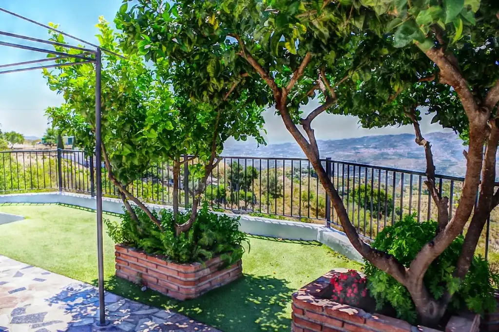 Terrasse von Country house zum Verkauf in Vélez-Málaga mit Klimaanlage, Privatgarten und Terrasse