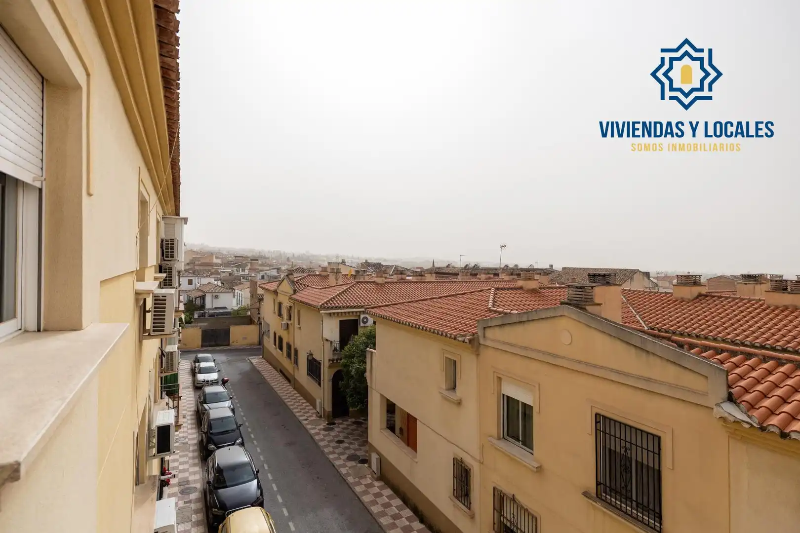 Vista exterior de Piso en venta en La Zubia con Calefacción y Balcón