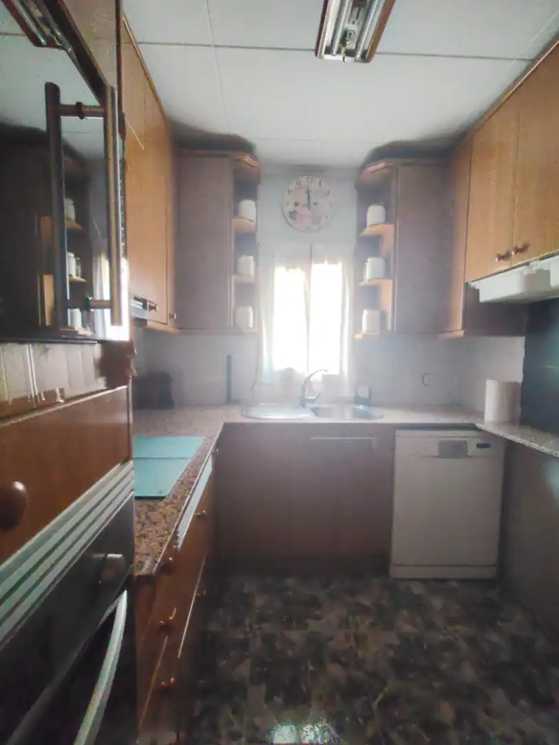 Cuina de Casa o xalet en venda en Barcelona amb Aire condicionat, Terrassa i Balcó
