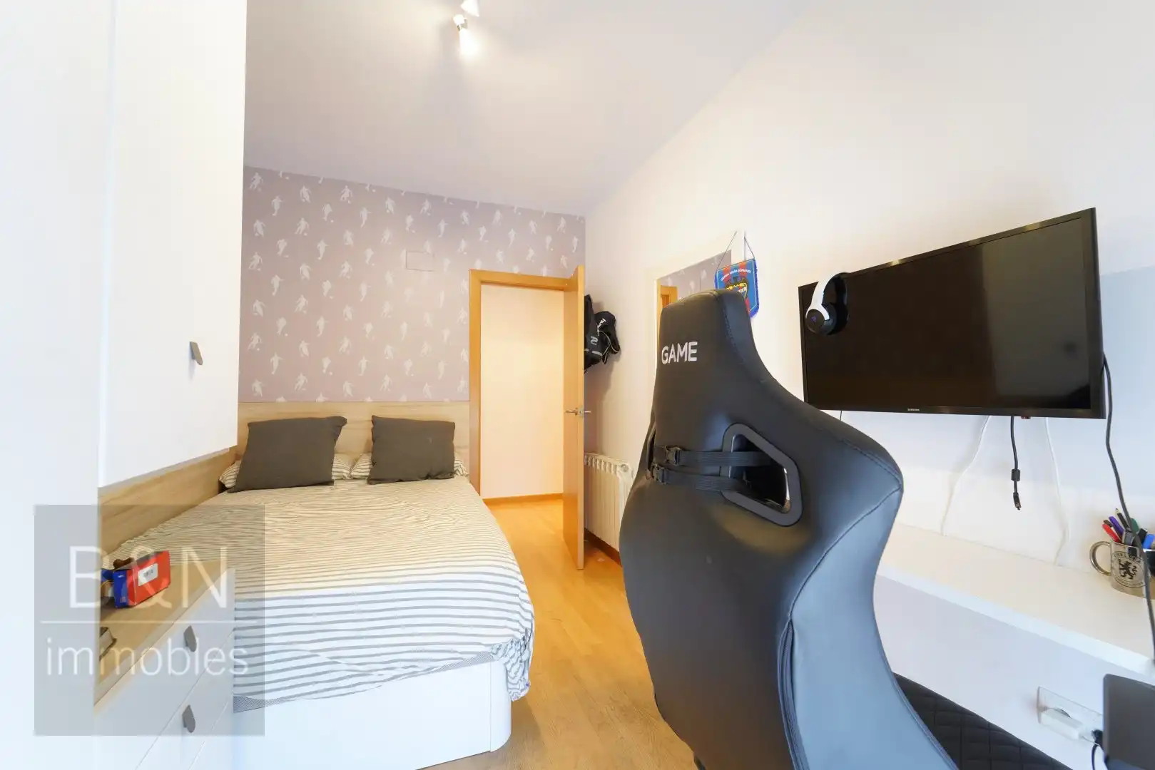 Habitación de Piso en venta en Terrassa con Aire acondicionado, Calefacción y Piscina