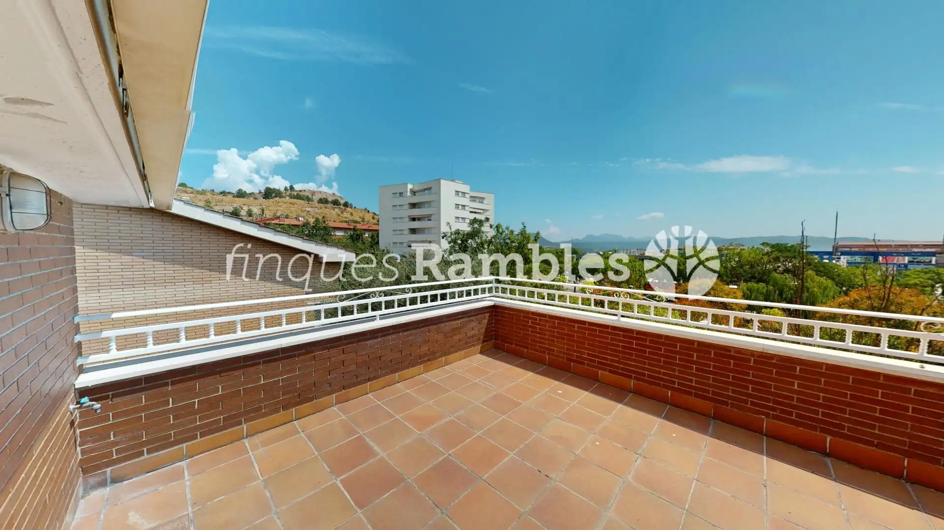 Casa adosada en venda a Les Comes