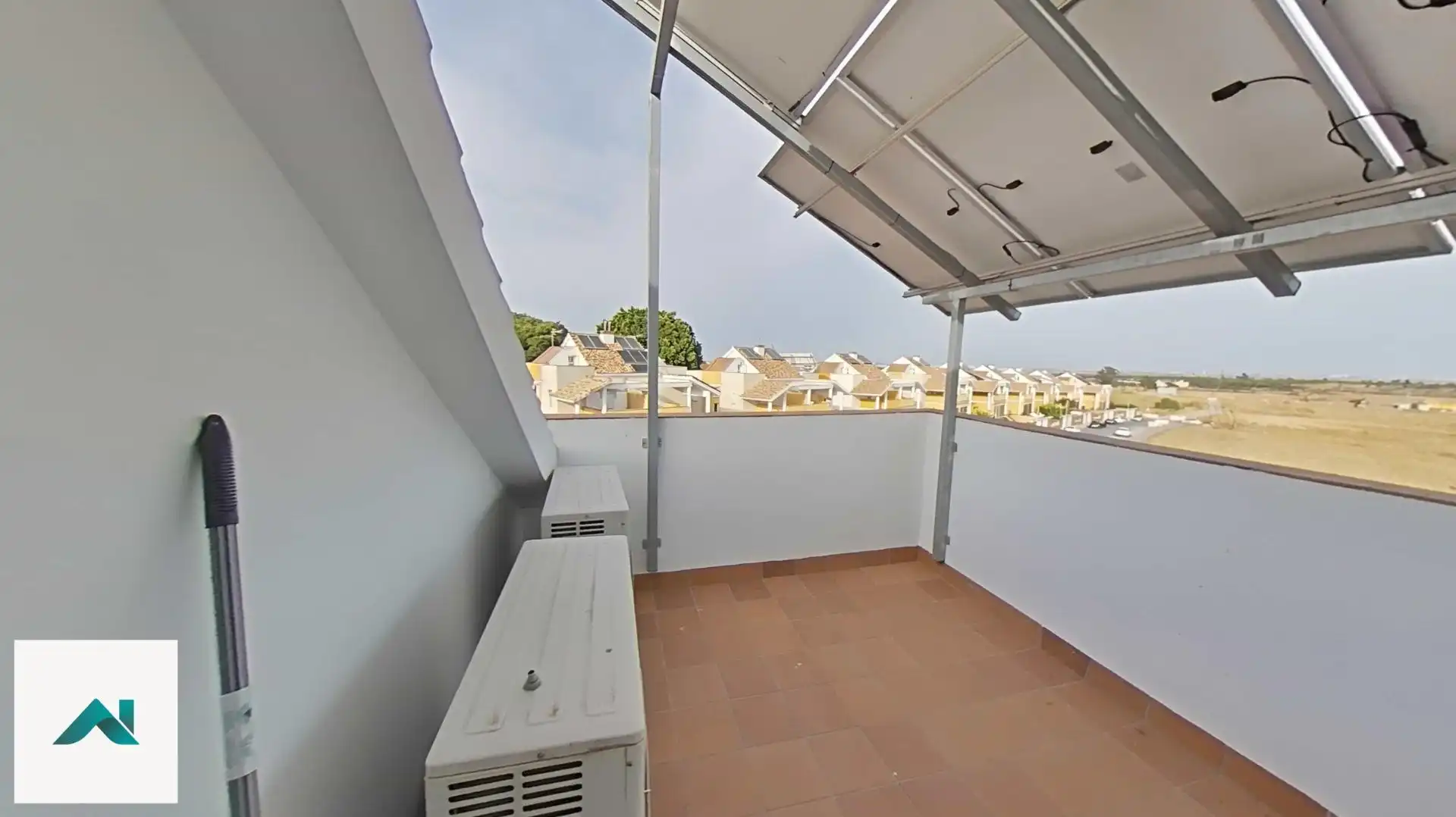 Terrassa de Casa adosada en venda en Aljaraque amb Aire condicionat, Calefacció i Jardí privat