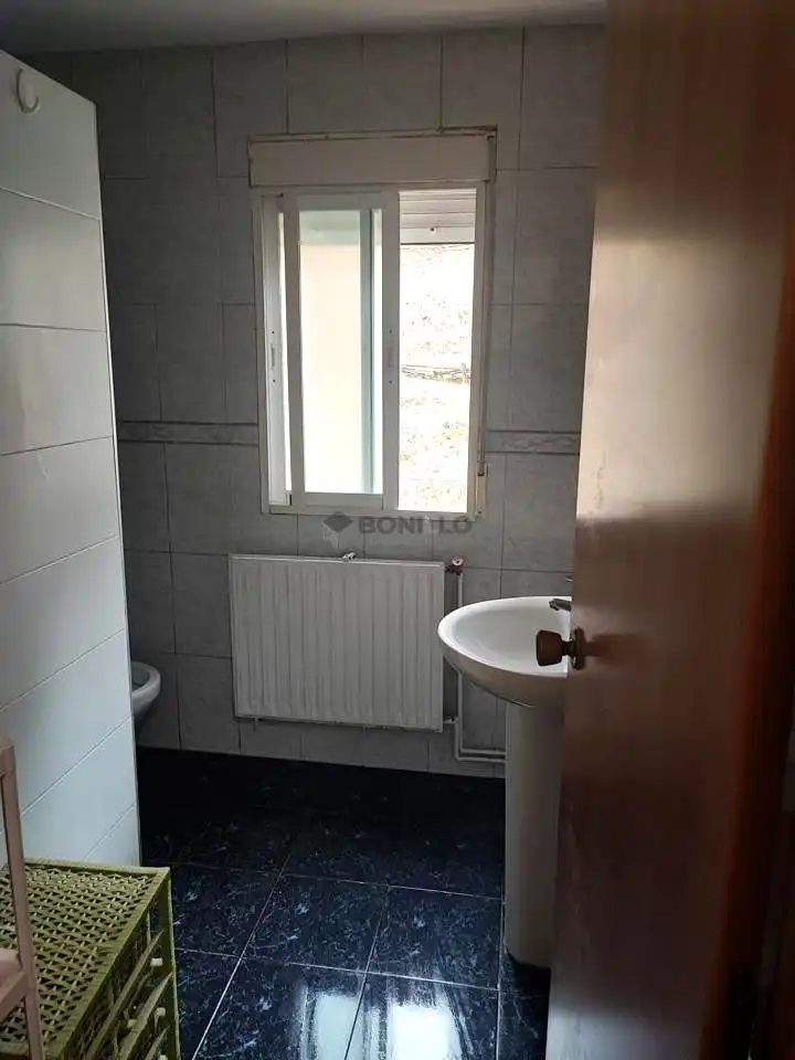 Bany de Apartament en venda en Teruel amb Calefacció i Moblat