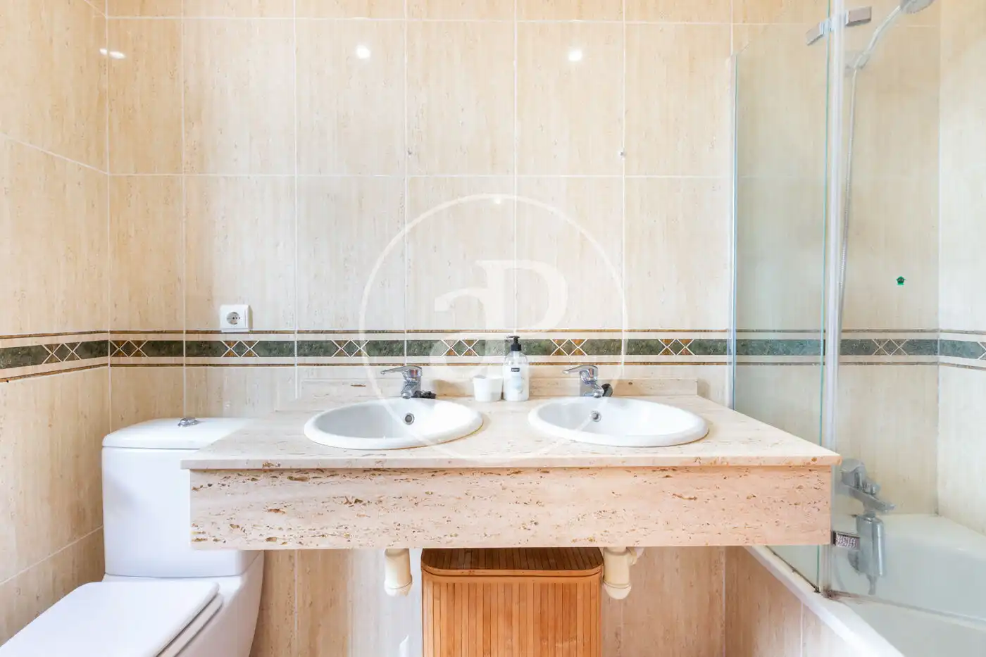 Baño de Casa adosada en venta en Chiva con Aire acondicionado, Calefacción y Jardín privado