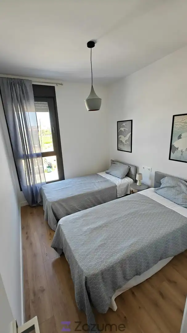 Bedroom of Flat for rent in Sevilla  with Air Conditioner, Private garden and Parquet flooring