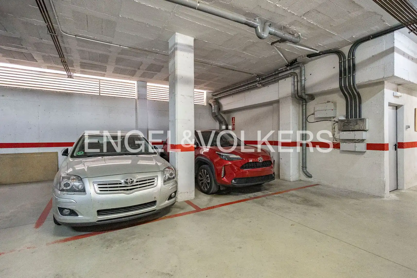 Parking de Apartamento en venta en Sant Feliu de Llobregat con Aire acondicionado, Calefacción y Jardín privado