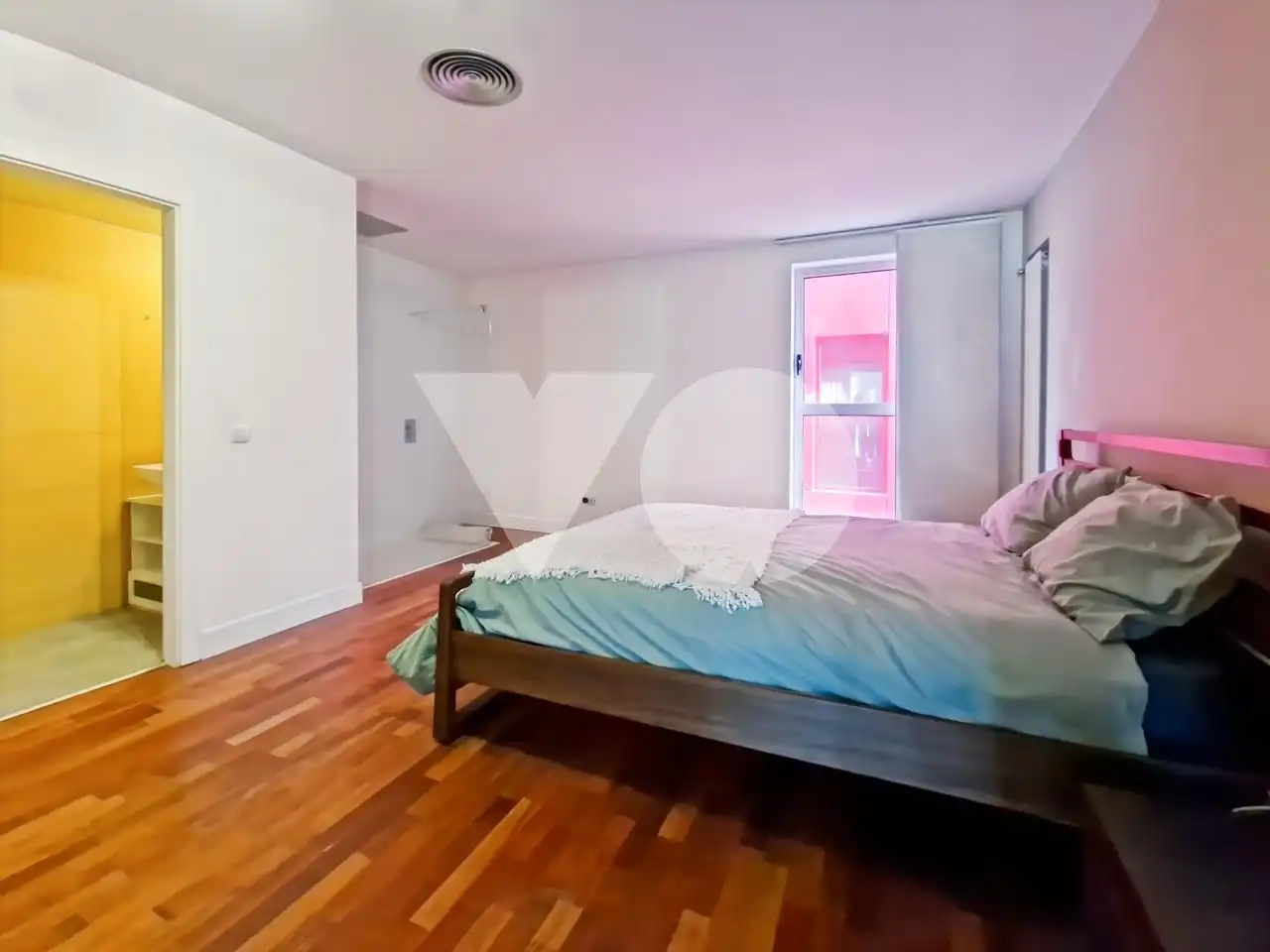 Habitación de Dúplex en venta en Madrid con Aire acondicionado y Calefacción