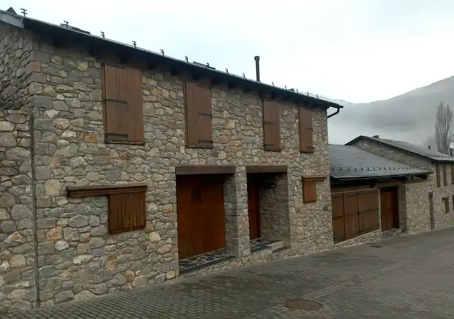Exterior view of Flat for sale in Bellver de Cerdanya