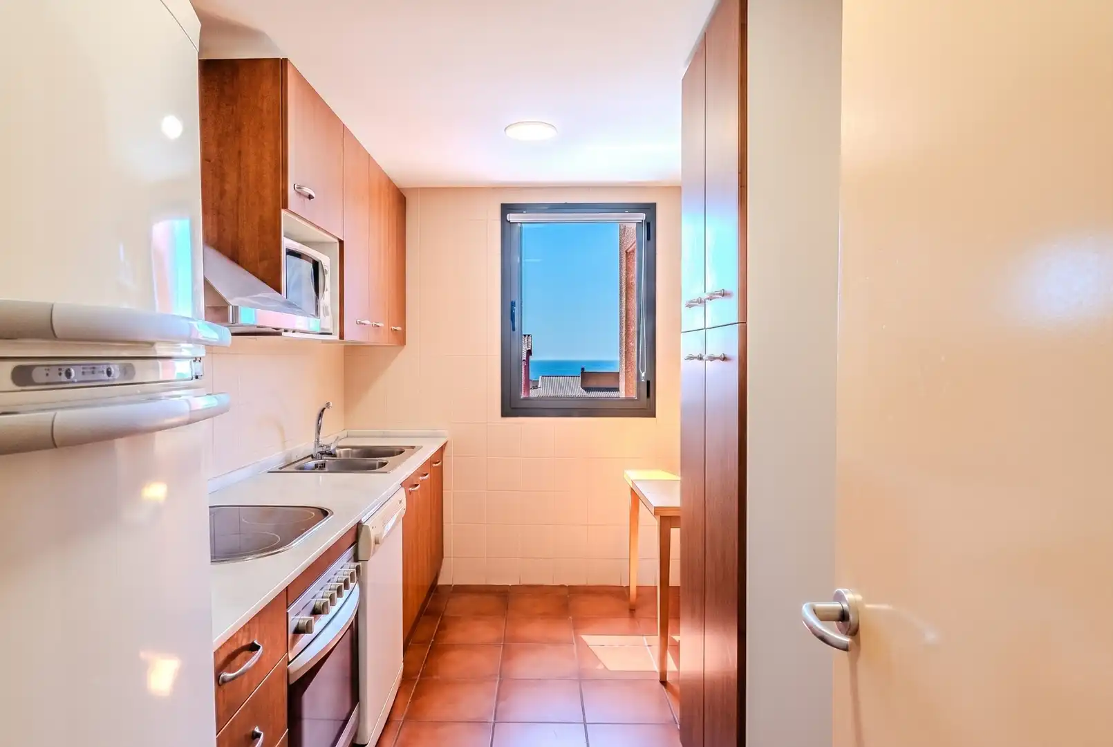 Cocina de Dúplex en venta en L'Ametlla de Mar  con Aire acondicionado, Calefacción y Terraza