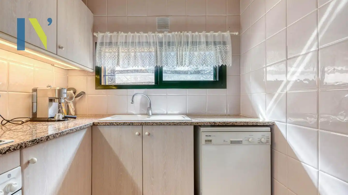 Casa amb piscina en venda a Avinguda Josep Maria de Ventos, imagen 16