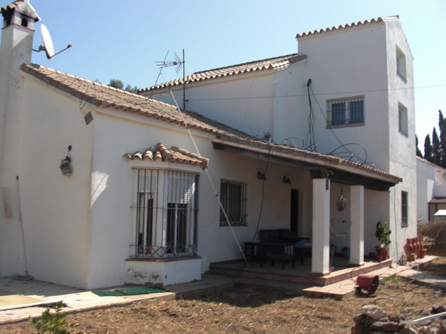 Vista exterior de Casa o xalet en venda en Chiclana de la Frontera amb Terrassa