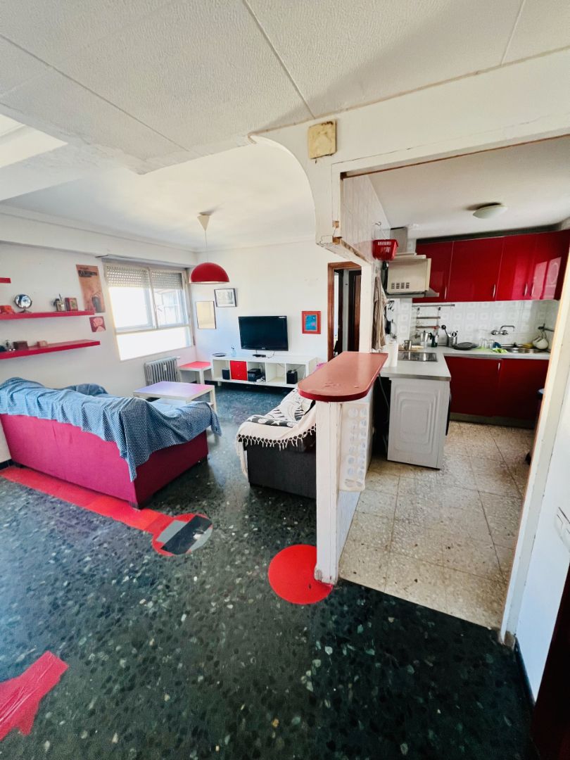 Sala d'estar de Pis en venda en  Zaragoza Capital amb Calefacció, Moblat i Forn