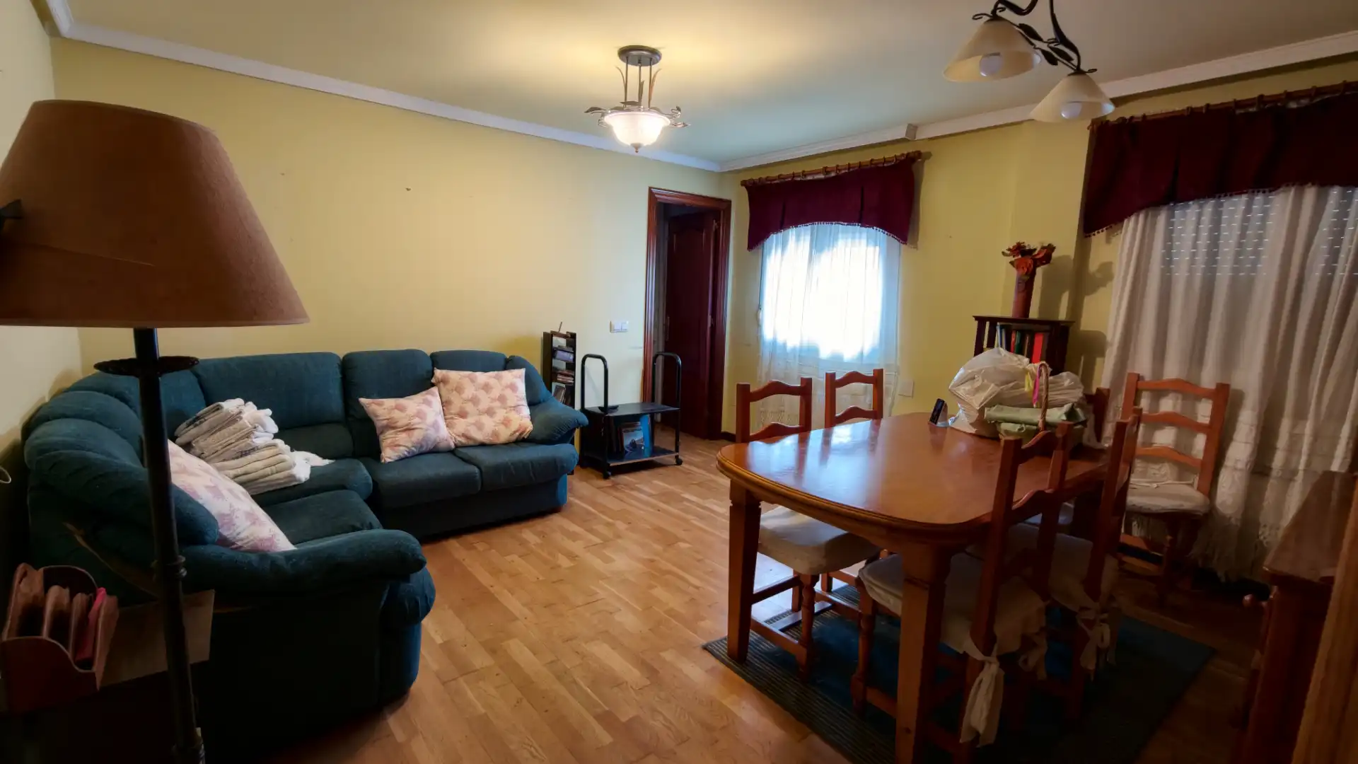 Sala de estar de Piso en venta en Avilés con Calefacción y Parquet