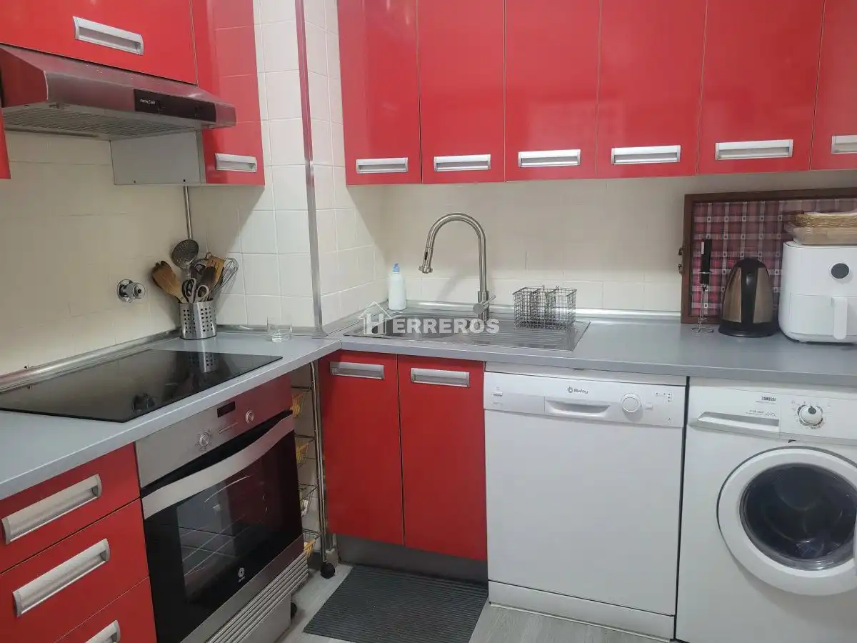 Cuina de Apartament en venda en  Logroño amb Calefacció, Parquet i Terrassa
