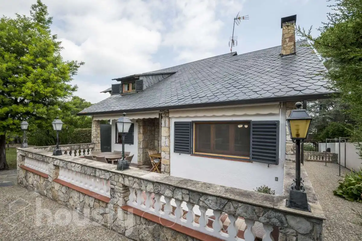 Vista exterior de Casa o xalet en venda en Mediona amb Aire condicionat, Calefacció i Jardí privat